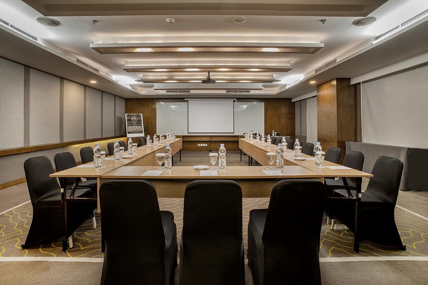 El Hotel Jakarta Exteriör bild