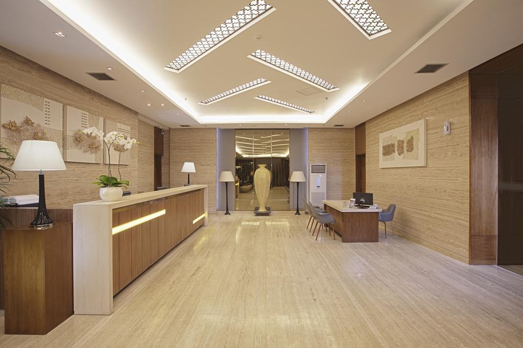 El Hotel Jakarta Exteriör bild