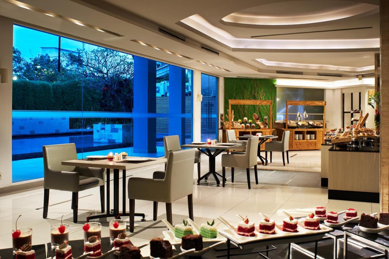 El Hotel Jakarta Exteriör bild